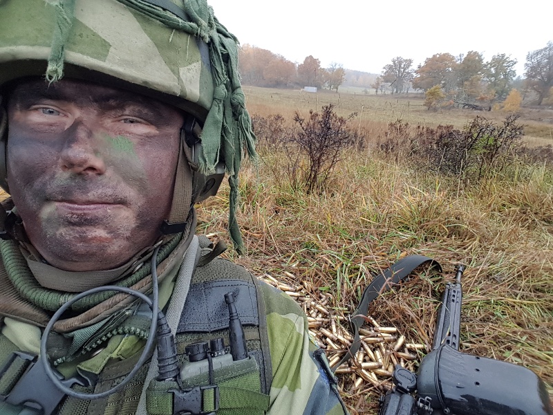 Nöjd efter stridsskjutning-1